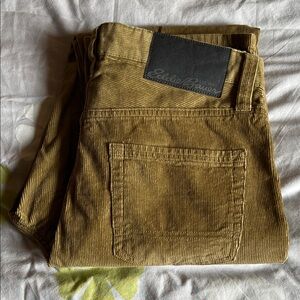 Eddie Bauer Men's Corduroy Pants in Olive